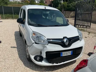 Usata Renault Kangoo LIMITED 95 CV (69 kW) 2020 Bianco Monovolume