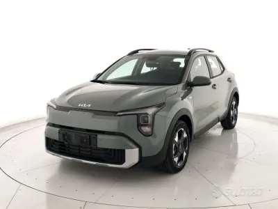 Nuova Kia Stonic Urban 100 CV (73 kW) 2026 Verde SUV