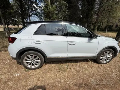 Usata VW T-Roc 116 CV (85 kW) 2018 Grigio SUV