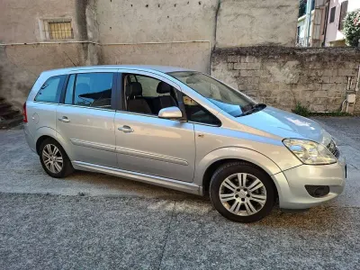 Usata Opel Zafira Edition 116 CV (85 kW) 2008 Argento Monovolume