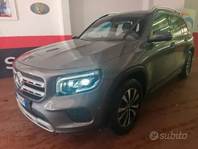 Usata Mercedes GLB200 150 CV (110 kW) 2022 Grigio SUV