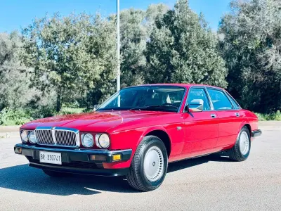 Usata Jaguar XJ6 Sovereign 213 CV (156 kW) 1987 Rosso Berlina