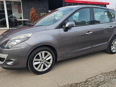 Usata Renault Scénic III Luxe 110 CV (80 kW) 2011 Marrone Monovolume