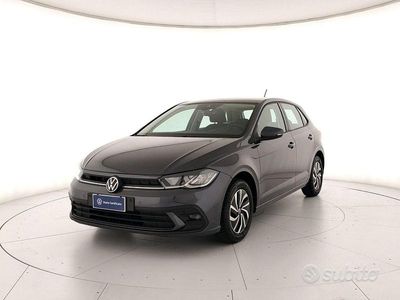 Usata VW Polo Life 95 CV (69 kW) 2023 Smoky grey metallizzato Utilitaria