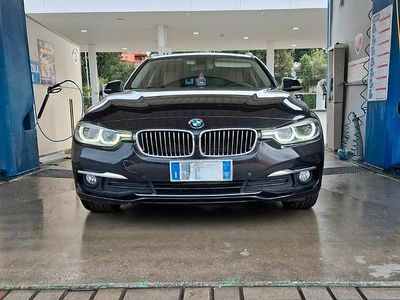 Usata BMW 320 Luxury Line 190 CV (139 kW) 2016 Nero Station wagon