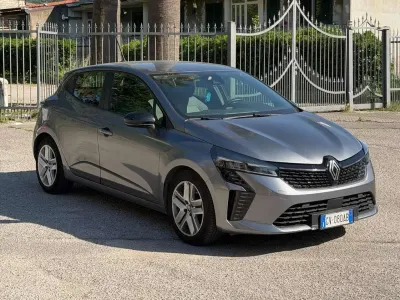 Usata Renault Clio V Evolution 101 CV (74 kW) 2024 Grigio Berlina