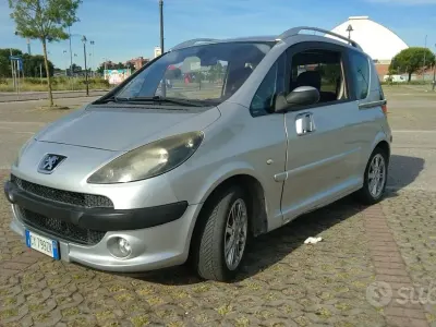 Usata Peugeot 1007 68 CV (50 kW) 2006 Grigio Monovolume