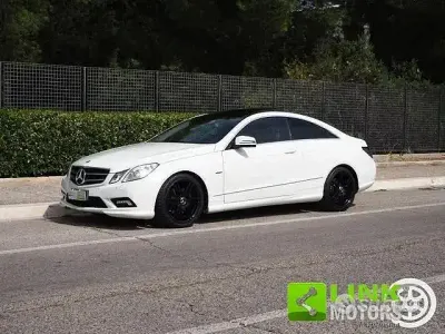 Usata Mercedes E220 Avantgarde 170 CV (125 kW) 2011 Bianco Coupé