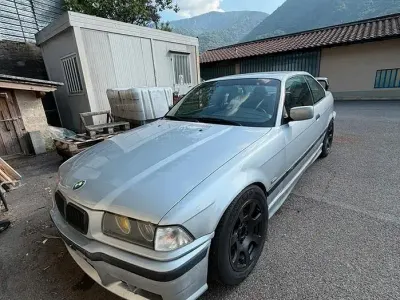Usata BMW 318 140 CV (102 kW) 1996 Coupé