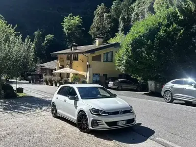 Second-hand VW Golf VII GTI 245 CP (180 kW) 2018 Berlinǎ