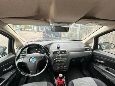 Usata Fiat Grande Punto 65 CV (47 kW) 2007 Nero Utilitaria