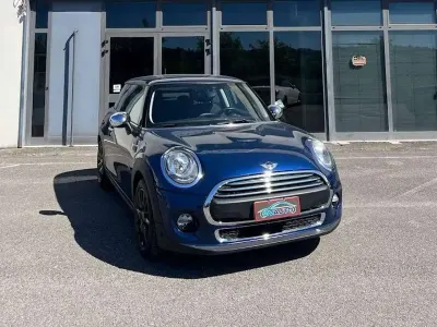 Usata Mini One D Business 95 CV (69 kW) 2015 Deep blue metallic Utilitaria
