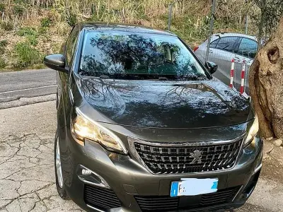 Usata Peugeot 3008 120 CV (88 kW) 2017 SUV