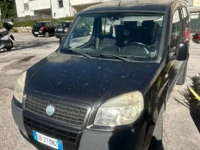 Usata Fiat Doblò 77 CV (56 kW) 2006 Grigio Monovolume