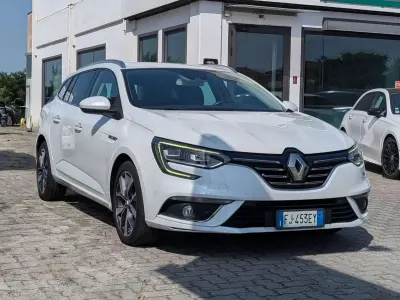 Usata Renault Mégane GrandTour Bose Edition 110 CV (80 kW) 2017 Bianco Station wagon