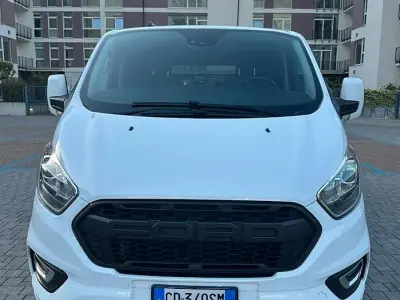 Usata Ford Tourneo Custom 185 CV (136 kW) 2021 Bianco Furgone