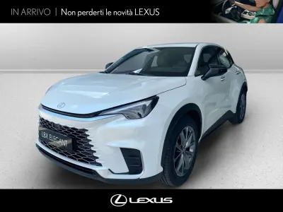 Nuova Lexus LBX 136 CV (100 kW) 2026 Bianco perla SUV
