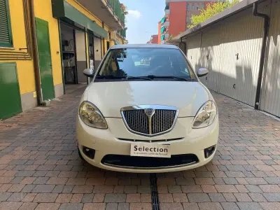 Usata Lancia Ypsilon 60 CV (44 kW) 2009 Bianco Utilitaria