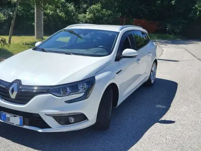 Usata Renault Mégane GrandTour Business 116 CV (85 kW) 2020 Bianco Station wagon