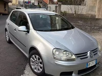 Begagnad VW Golf IV 105 HK (77 kW) 2004 Grå Sedan