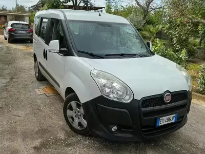 Usata Fiat Doblò 90 CV (66 kW) 2014 Bianco Monovolume