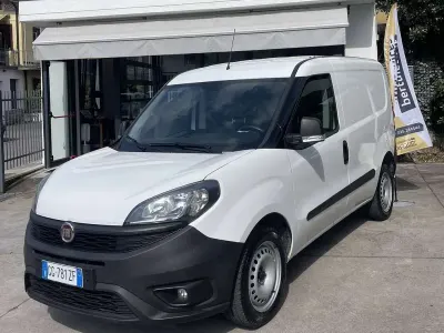 Usata Fiat Doblò 120 CV (88 kW) 2021 Bianco Monovolume