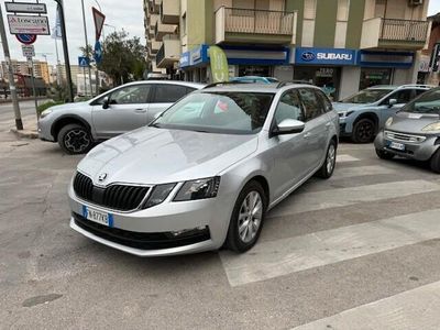 usata Skoda Octavia 1.6 TDI CR DSG Wagon Executive