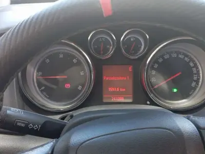 Usata Opel Astra 101 CV (74 kW) 2011 Nero
