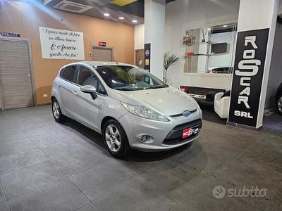 Usata Ford Fiesta Titanium 92 CV (67 kW) 2010 Grigio Berlina