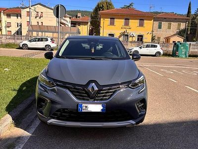Usata Renault Captur Techno 101 CV (74 kW) 2023 Blu/azzurro SUV
