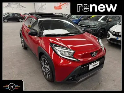 Gebraucht Toyota Aygo X Lounge 72 PS (52 kW) 2022 Rot SUV