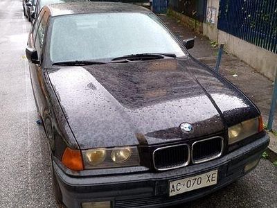 Usata BMW 318 Efficient Dynamics 115 CV (84 kW) 1995 Oro Berlina
