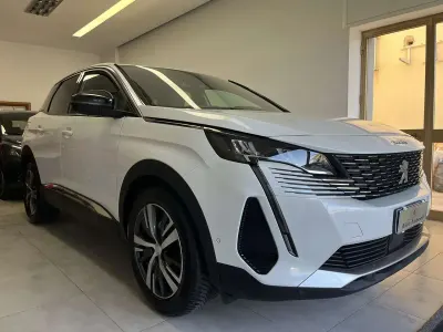 Usata Peugeot 3008 Allure 131 CV (96 kW) 2023 Bianco SUV