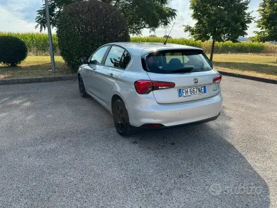 Usata Fiat Tipo 120 CV (88 kW) 2017 Grigio Berlina
