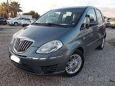 Usata Lancia Musa 77 CV (56 kW) 2010 Grigio Monovolume