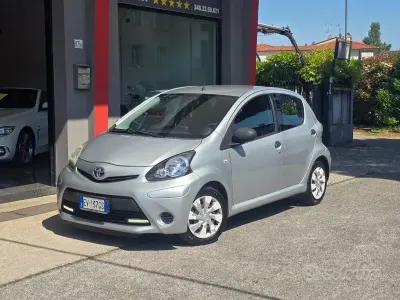 Usata Toyota Aygo Connect Style 68 CV (50 kW) 2014 Grigio Utilitaria