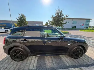 Usata Mini Countryman Business 102 CV (75 kW) 2021 Nero SUV
