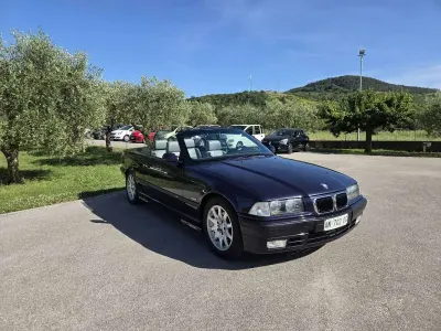 Usata BMW 320 Cabriolet Comfort Edition 150 CV (110 kW) 1997 Blu/azzurro Cabrio