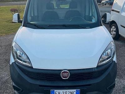 Usata Fiat Doblò 104 CV (76 kW) 2019 Bianco Monovolume