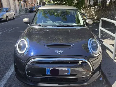 Usata Mini Cooper SE Classic 75 kW (102 CV) 2023 Utilitaria