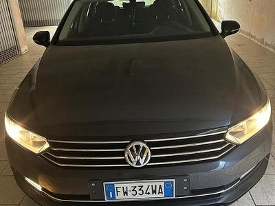 Usata VW Passat Business 120 CV (88 kW) 2019 Grigio Station wagon