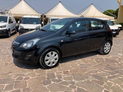 Usata Opel Corsa Edition 75 CV (55 kW) 2014 Nero Berlina