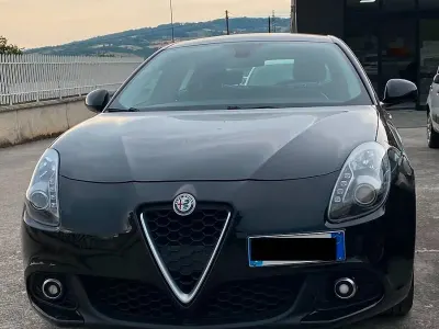 Usata Alfa Romeo Giulietta 120 CV (88 kW) 2018 Nero Utilitaria