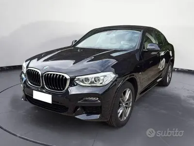 Usata BMW X4 M Sport 190 CV (139 kW) 2019 Bleu metallizzato scuro SUV