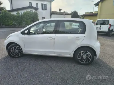 Usata VW up! move up! 68 CV (50 kW) 2020 Bianco Utilitaria