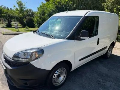 Usata Fiat Doblò Active 105 CV (77 kW) 2021 Bianco gelato Monovolume