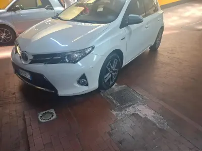 Usata Toyota Auris Hybrid