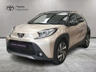 Usata Toyota Aygo X Lounge 72 CV (52 kW) 2023 Grigio SUV