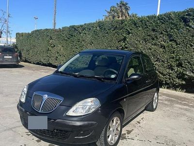 Usata Lancia Ypsilon 70 CV (51 kW) 2004 Nero Utilitaria