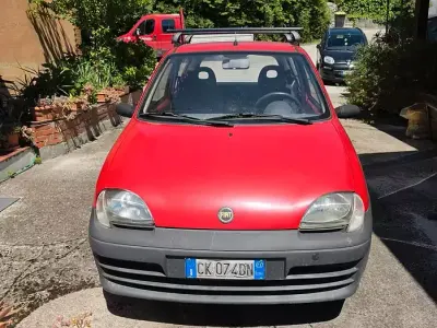 Usata Fiat 600 54 CV (39 kW) 2003 Rosso Berlina